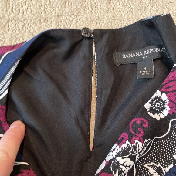 Fabulous printed fully lined shift dress with capped sleeves. - Picture 8 of 14